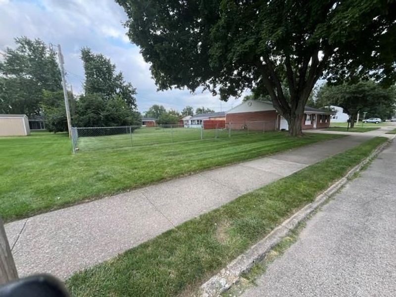1153 Greenfield Drive, Troy, OH 45373 Photo 3