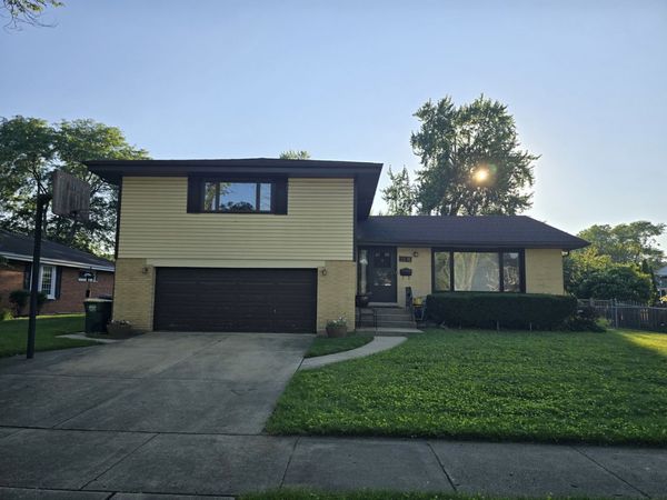 14 N Forrest Avenue , Arlington Heights, IL 60004