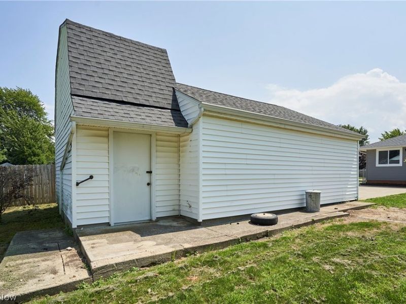 35477 Hobbie Drive, Eastlake, OH 44095 Photo 7