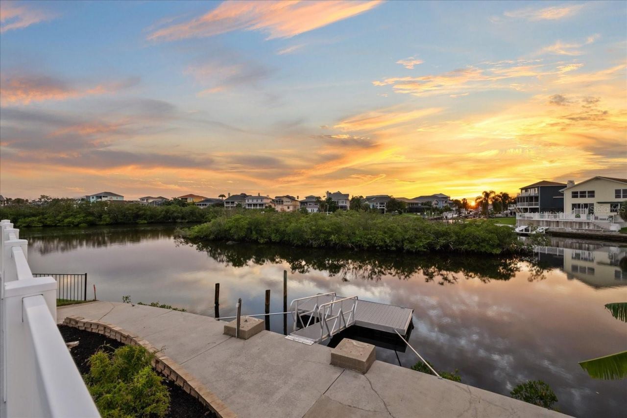 6121 Bayside Drive, New Port Richey, FL 34652 Photo