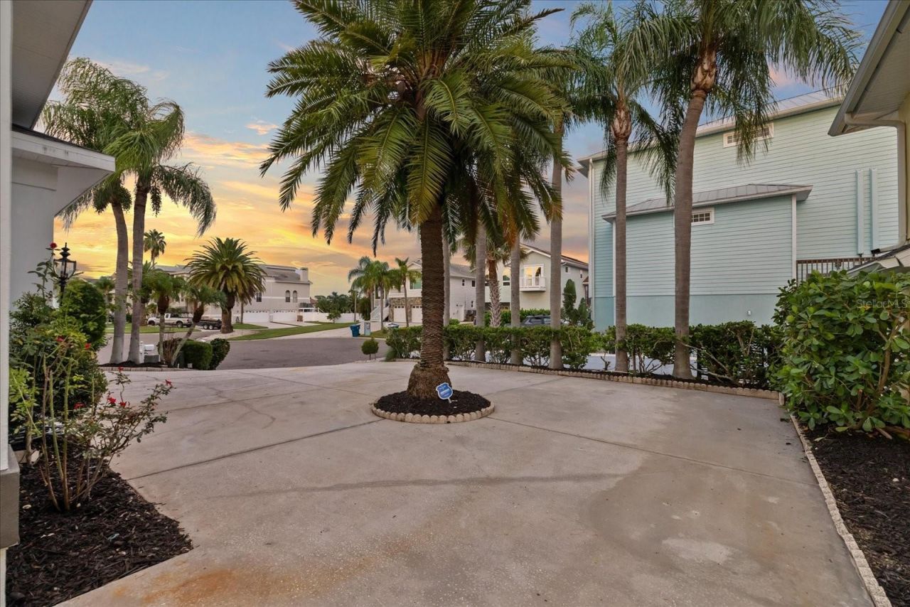 6121 Bayside Drive, New Port Richey, FL 34652 Photo
