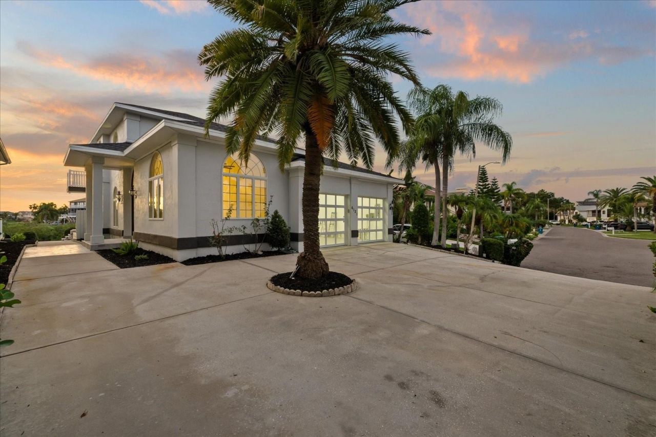6121 Bayside Drive, New Port Richey, FL 34652 Photo