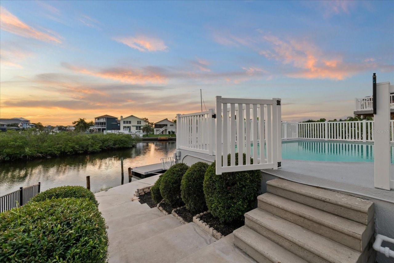6121 Bayside Drive, New Port Richey, FL 34652 Photo
