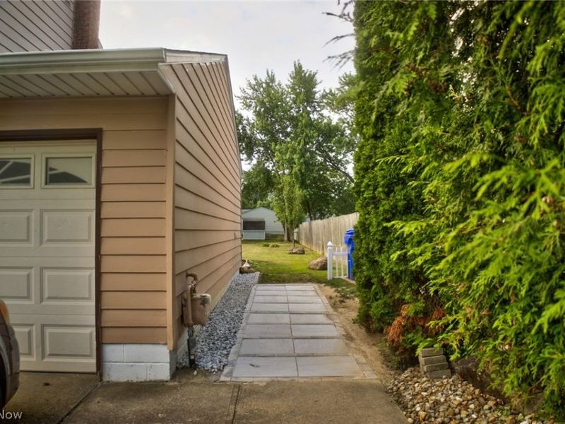 14065 Heatherwood Drive, Brook Park, OH 44142 Photo 26