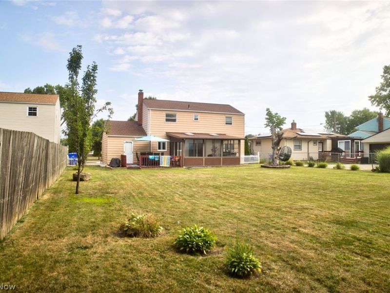14065 Heatherwood Drive, Brook Park, OH 44142 Photo 32