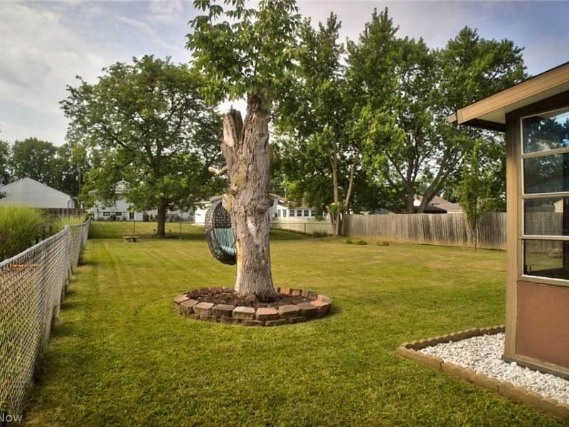 14065 Heatherwood Drive, Brook Park, OH 44142 Photo 34