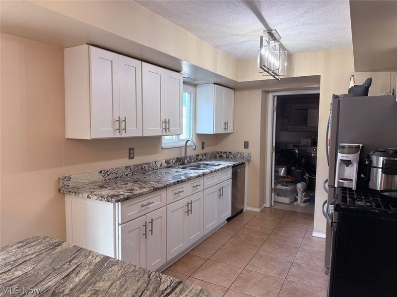 14065 Heatherwood Drive, Brook Park, OH 44142 Photo 6