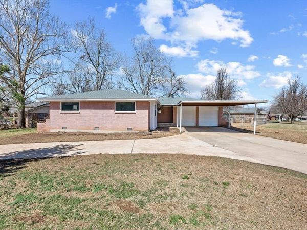 141 W Silver Meadow Drive, Midwest City, OK 73110
