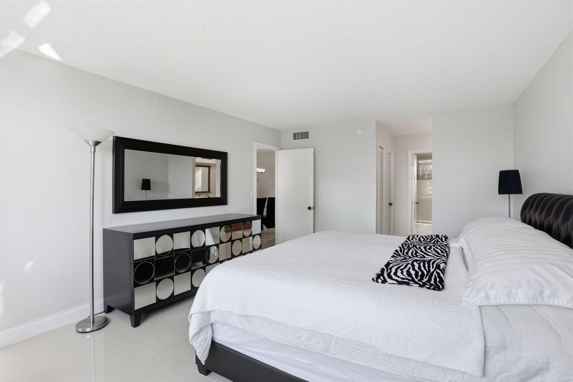 2000 S Ocean Boulevard, Unit 2L, Pompano Beach, FL 33062 Photo