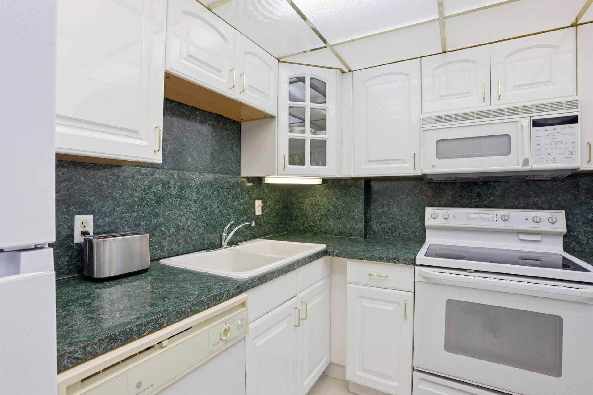 2000 S Ocean Boulevard, Unit 2L, Pompano Beach, FL 33062 Photo