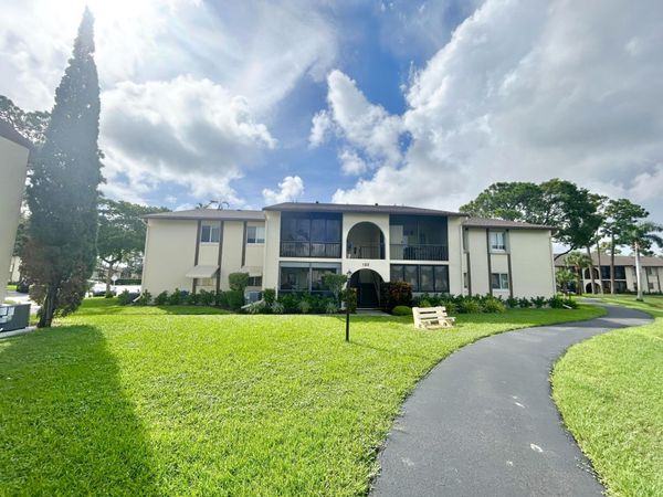 132 LAKE PINE Circle, Unit B-2, Greenacres, FL 33463