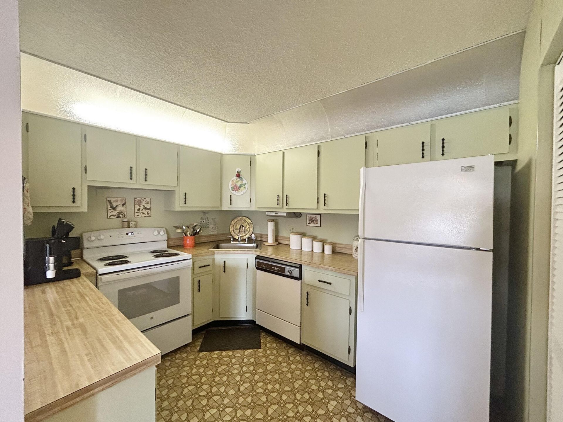 132 Lake Pine Circle, Unit B-2, Greenacres, FL 33463 Photo