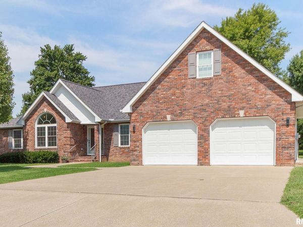 707 Saluki Drive, Marion, IL 62959