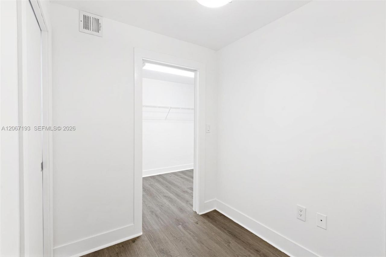 6917 Collins Ave , Unit 1009, Miami Beach, FL 33141 Photo