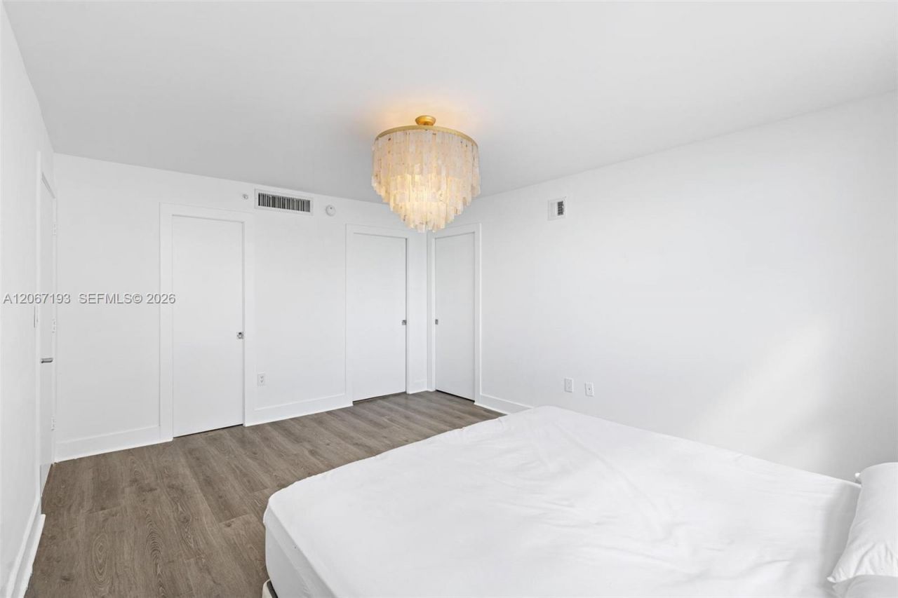 6917 Collins Ave , Unit 1009, Miami Beach, FL 33141 Photo
