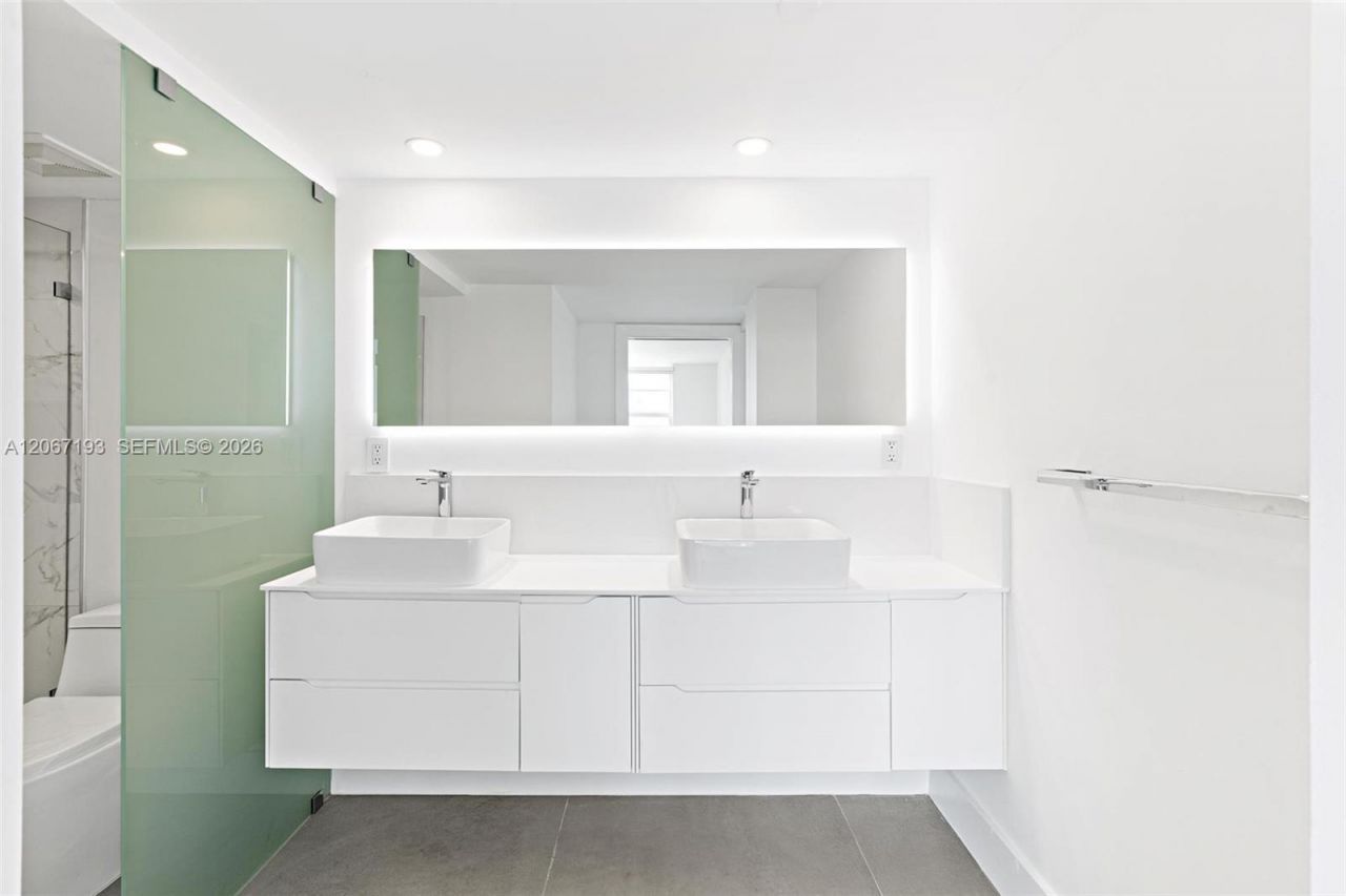 6917 Collins Ave , Unit 1009, Miami Beach, FL 33141 Photo