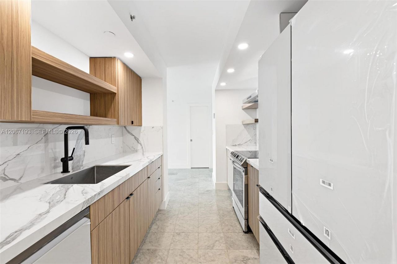 6917 Collins Ave , Unit 1009, Miami Beach, FL 33141 Photo
