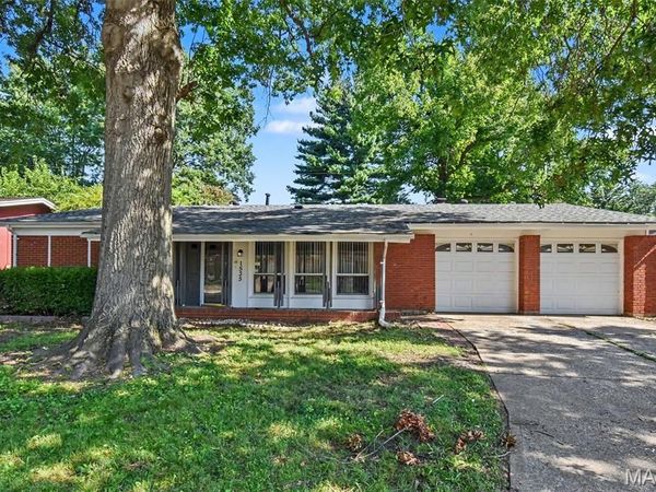 1535 Surf Side Drive , St Louis, MO 63138