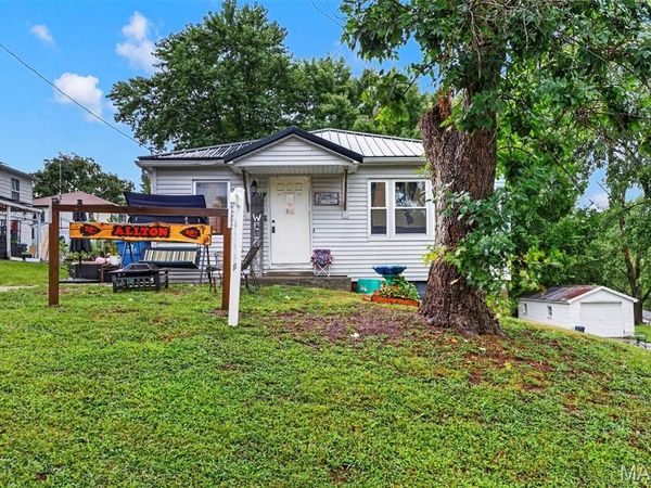 205 Locust Street , New Haven, MO 63090