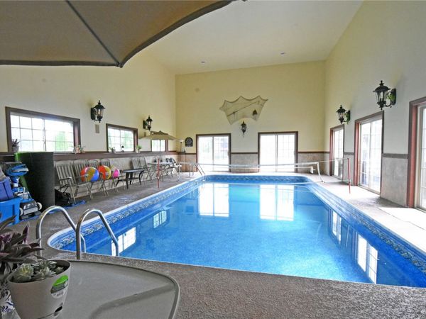 1340 7th Street SW, Mt Vernon, IA 52314