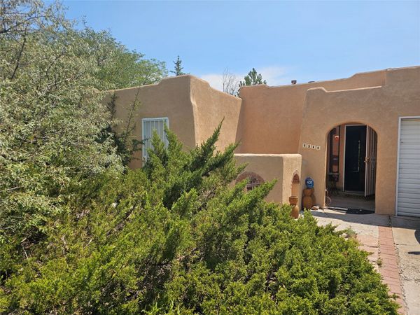 2311 Calle Brocha, Santa Fe, NM 87505