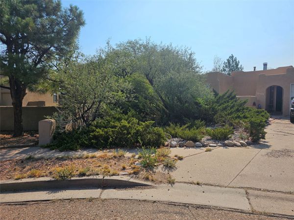 2311 Calle Brocha, Santa Fe, NM 87505