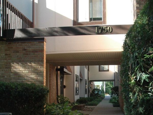 1750 Henley Street , Unit 25, Glenview, IL 60025