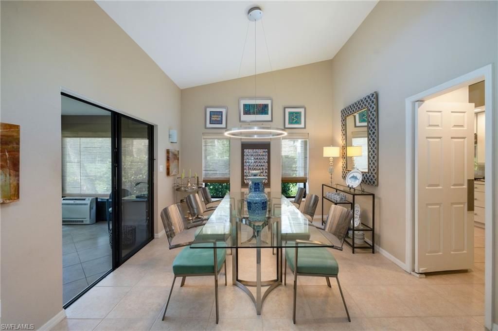 360 Edgemere Way N, Unit 25, Naples, FL 34105 Photo