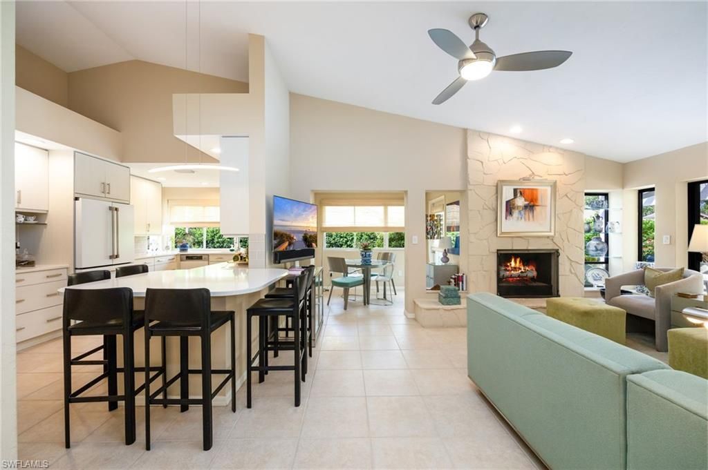 360 Edgemere Way N, Unit 25, Naples, FL 34105 Photo