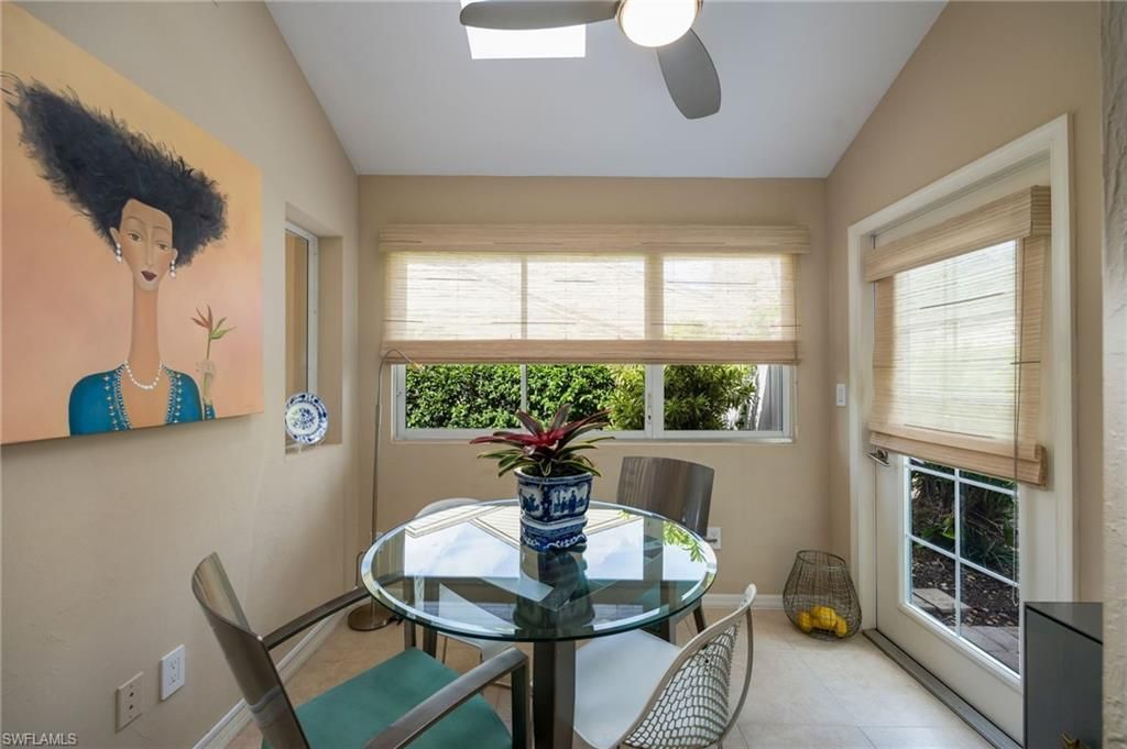 360 Edgemere Way N, Unit 25, Naples, FL 34105 Photo