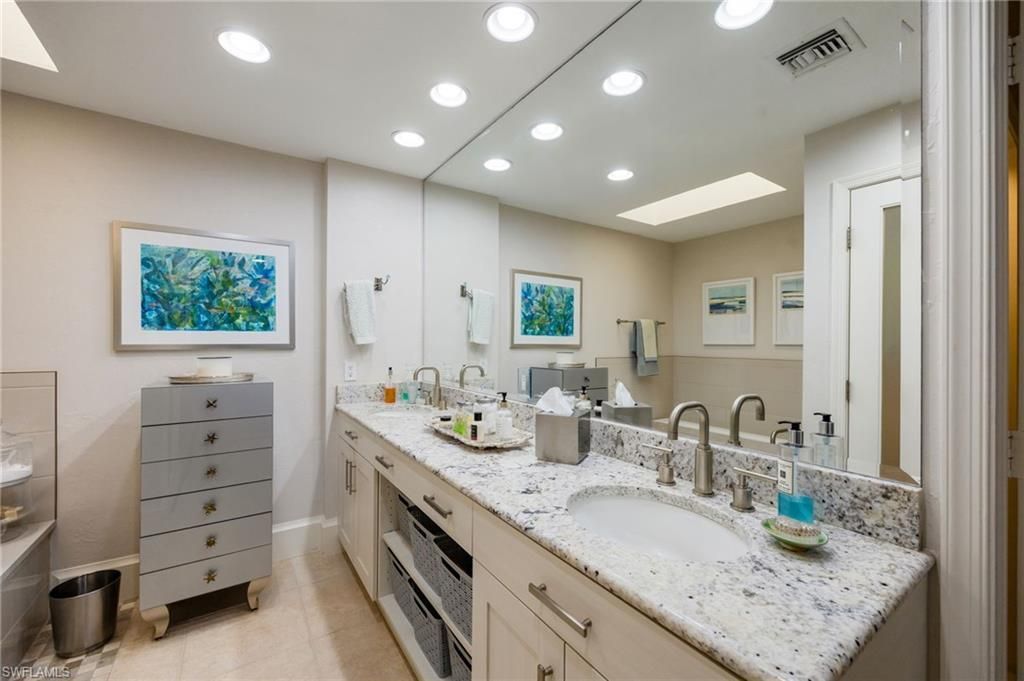 360 Edgemere Way N, Unit 25, Naples, FL 34105 Photo