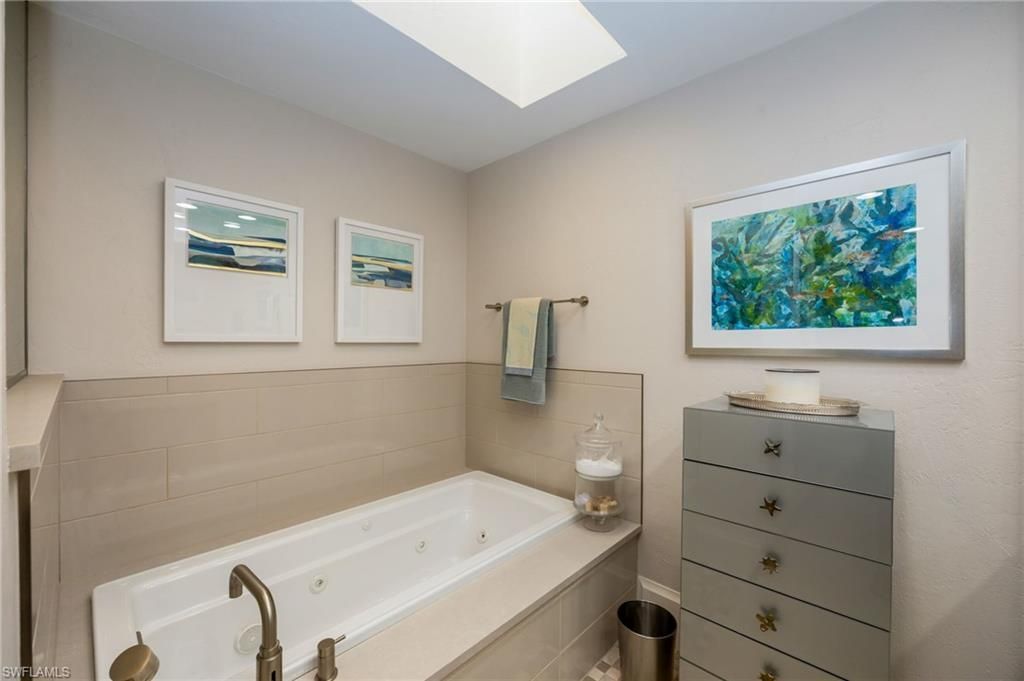 360 Edgemere Way N, Unit 25, Naples, FL 34105 Photo