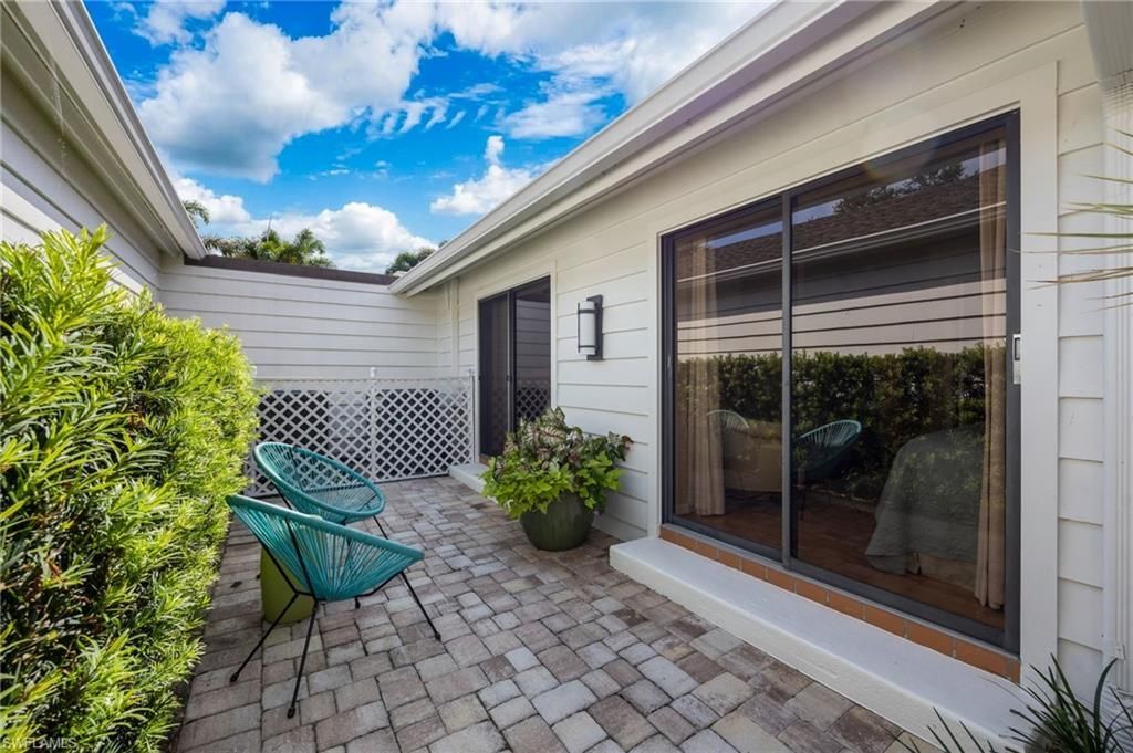 360 Edgemere Way N, Unit 25, Naples, FL 34105 Photo