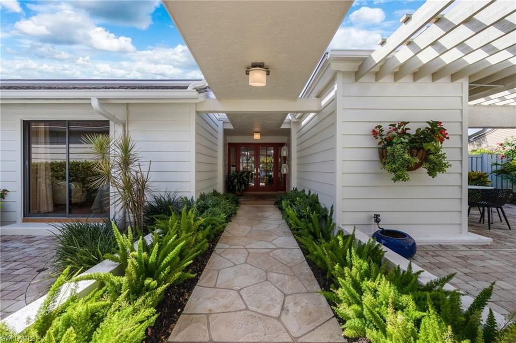 360 Edgemere Way N, Unit 25, Naples, FL 34105 Photo