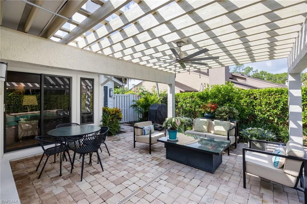 360 Edgemere Way N, Unit 25, Naples, FL 34105 Photo