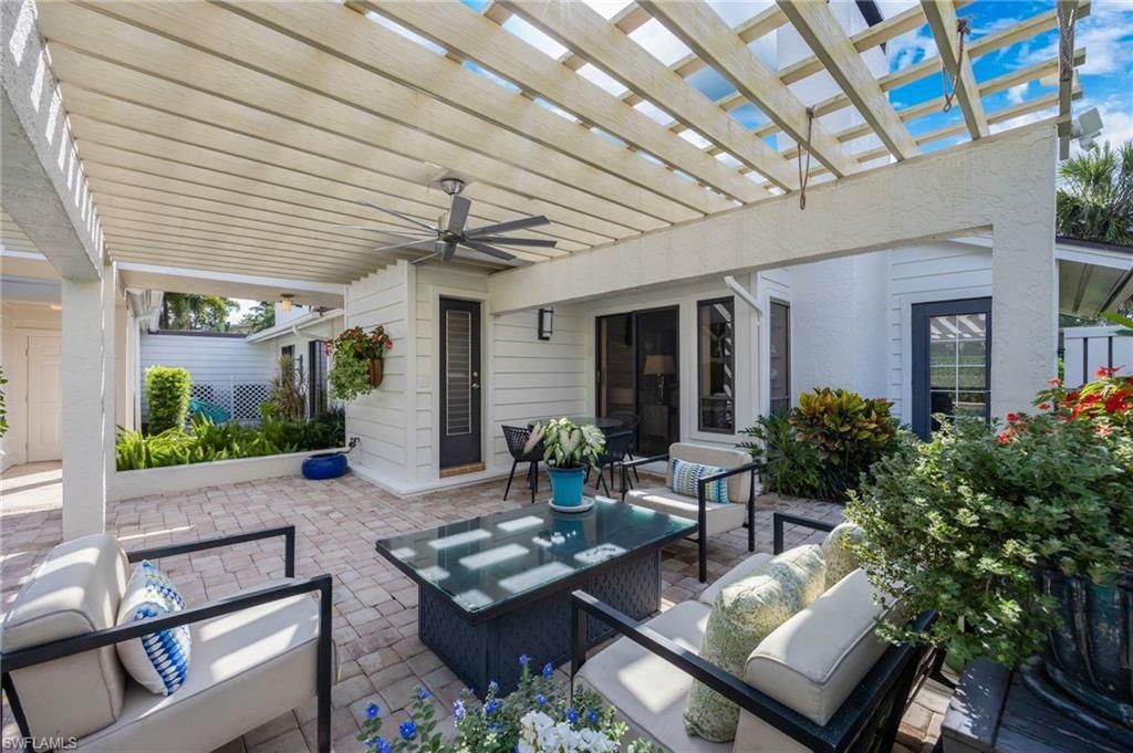 360 Edgemere Way N, Unit 25, Naples, FL 34105 Photo