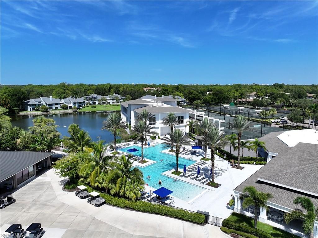 360 Edgemere Way N, Unit 25, Naples, FL 34105 Photo