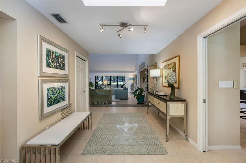 360 Edgemere Way N, Unit 25, Naples, FL 34105 Photo