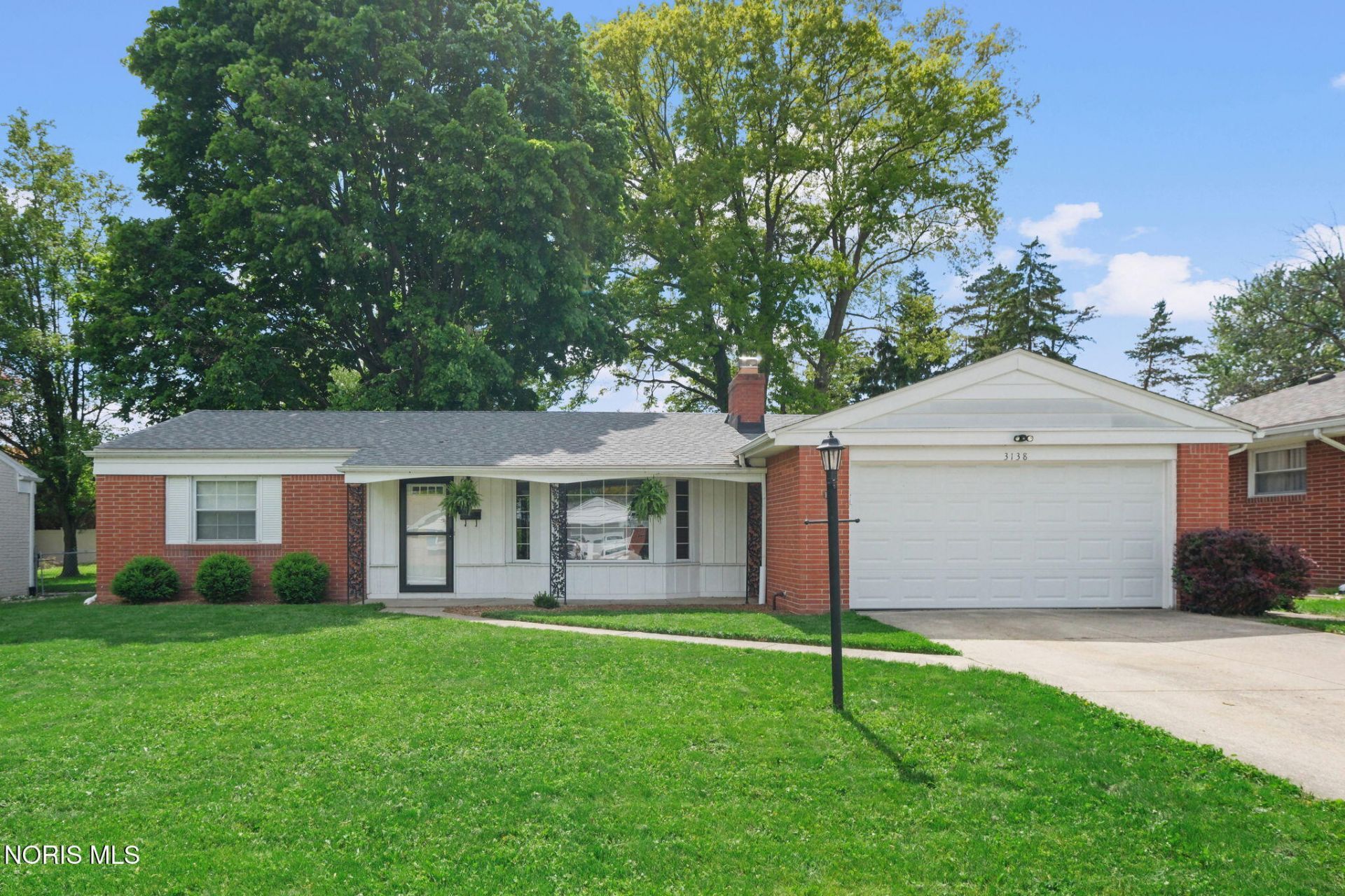 3138 Villa Drive, Toledo, OH 43614 Main Photo