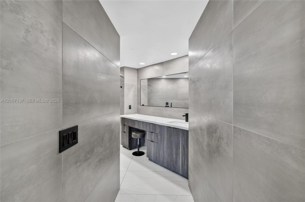 55 SE 6th St, Unit 3802, Miami, FL 33131 Photo