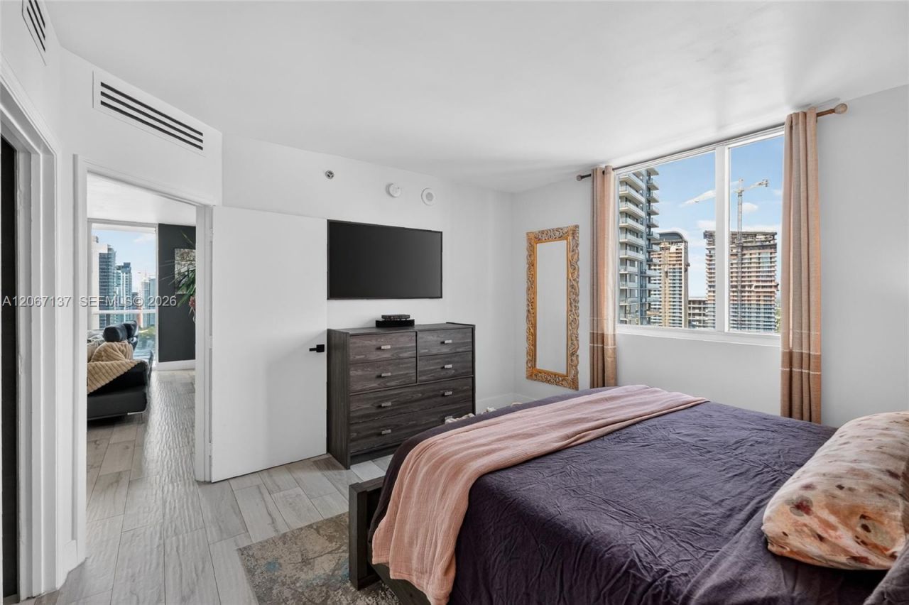 55 SE 6th St, Unit 3802, Miami, FL 33131 Photo