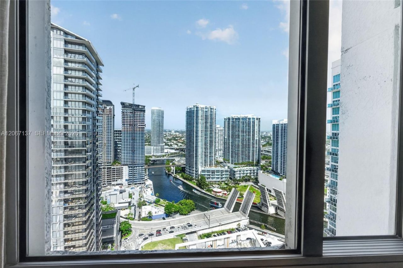 55 SE 6th St, Unit 3802, Miami, FL 33131 Photo