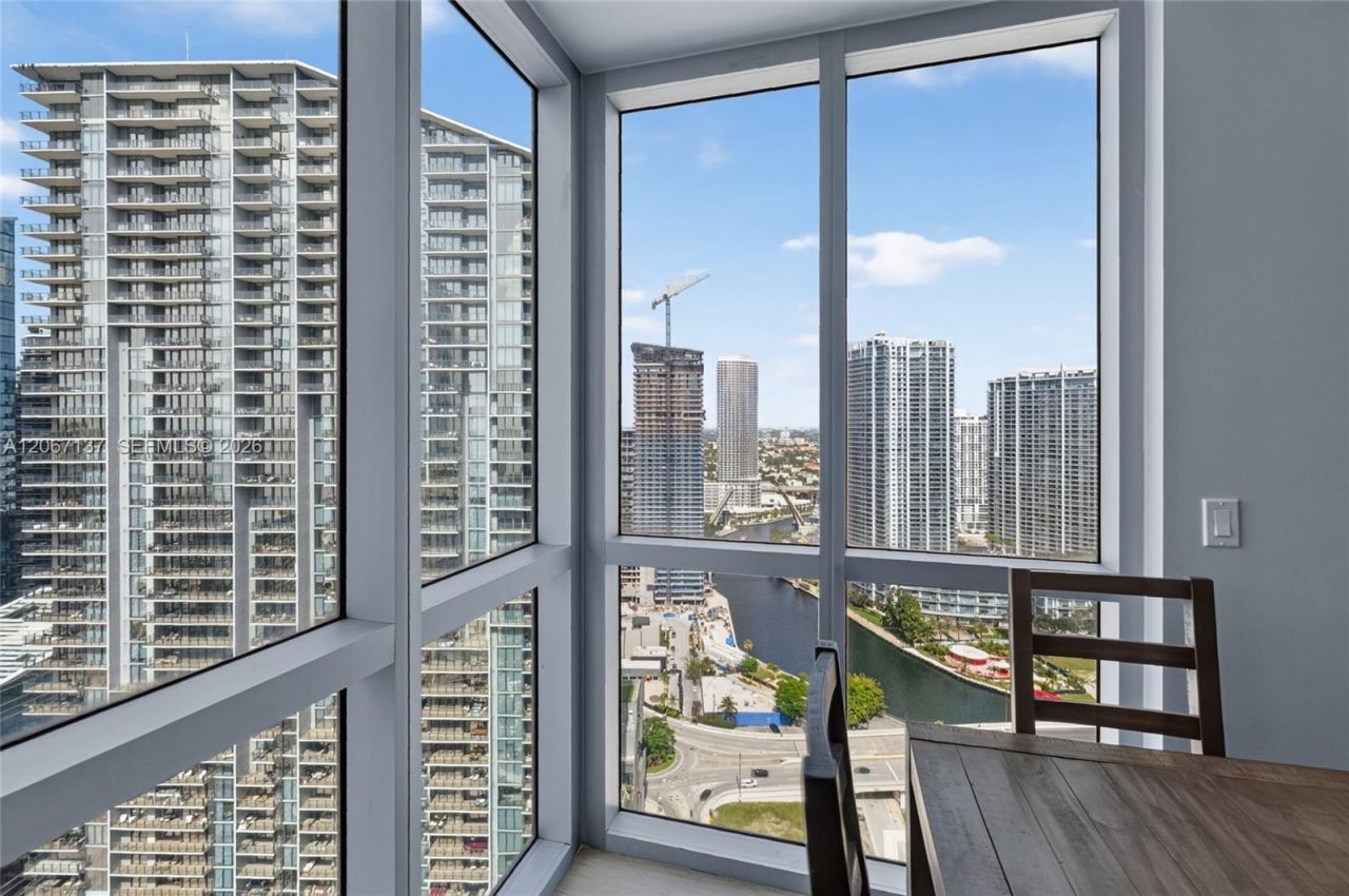55 SE 6th St, Unit 3802, Miami, FL 33131 Photo