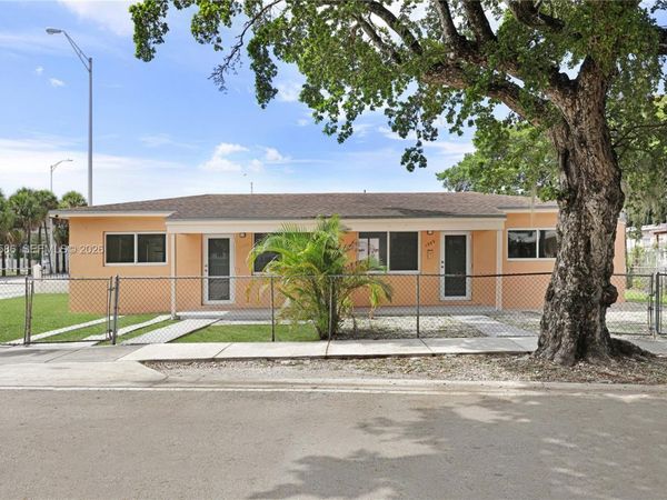 1202 NW 34th St, Unit 1202, Miami, FL 33142