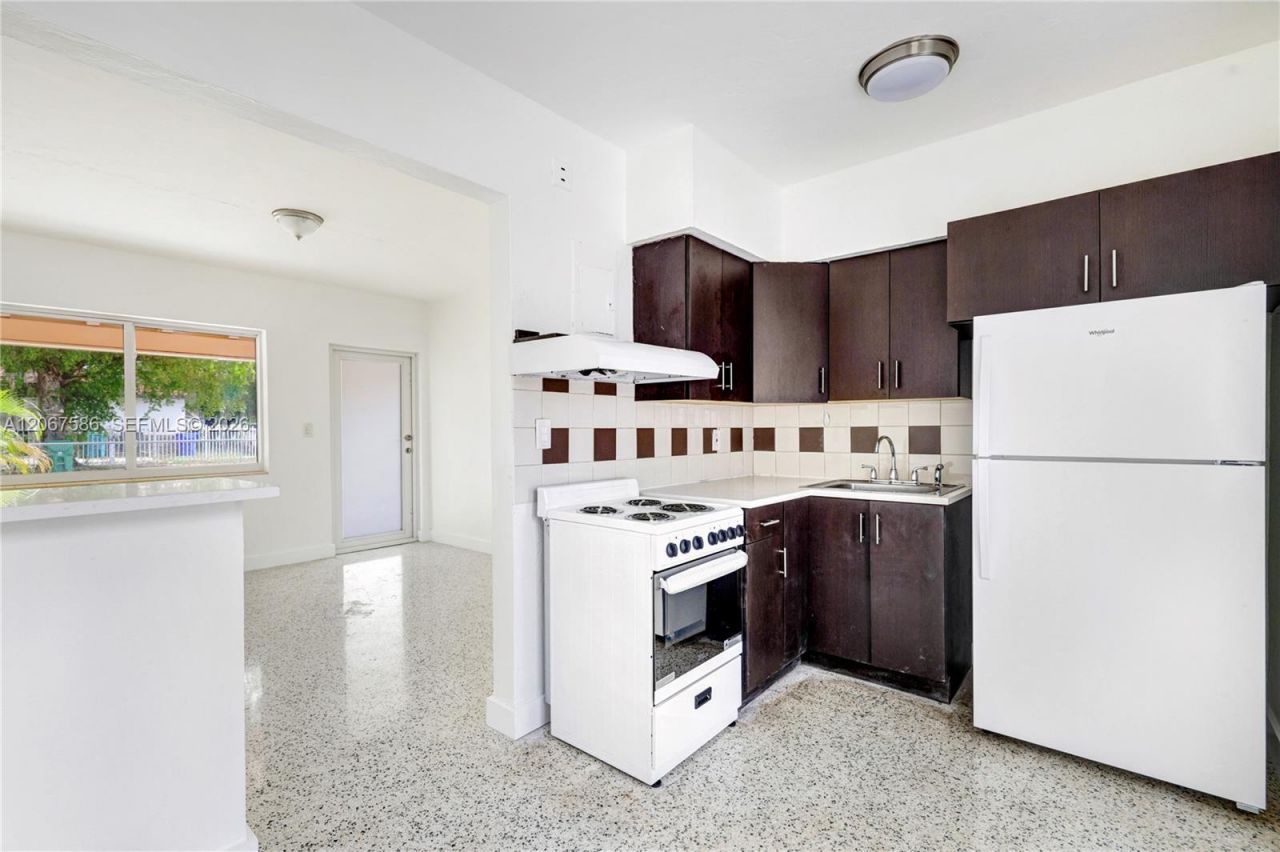 1202 NW 34th St, Unit 1202, Miami, FL 33142 Photo