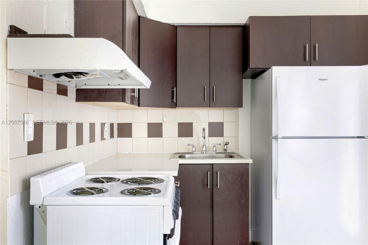 1202 NW 34th St, Unit 1202, Miami, FL 33142 Photo