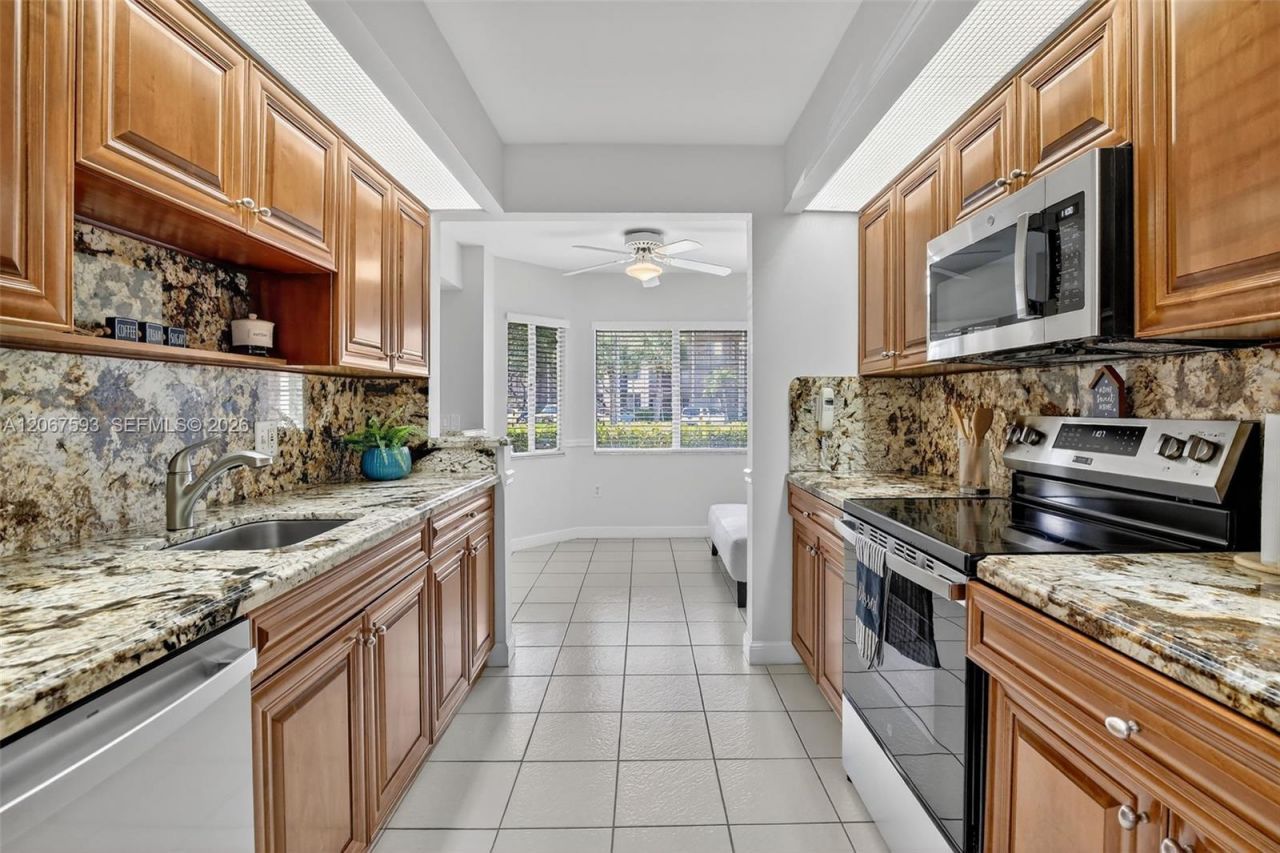 13705 SW 12th St, Unit 103B, Pembroke Pines, FL 33027 Photo