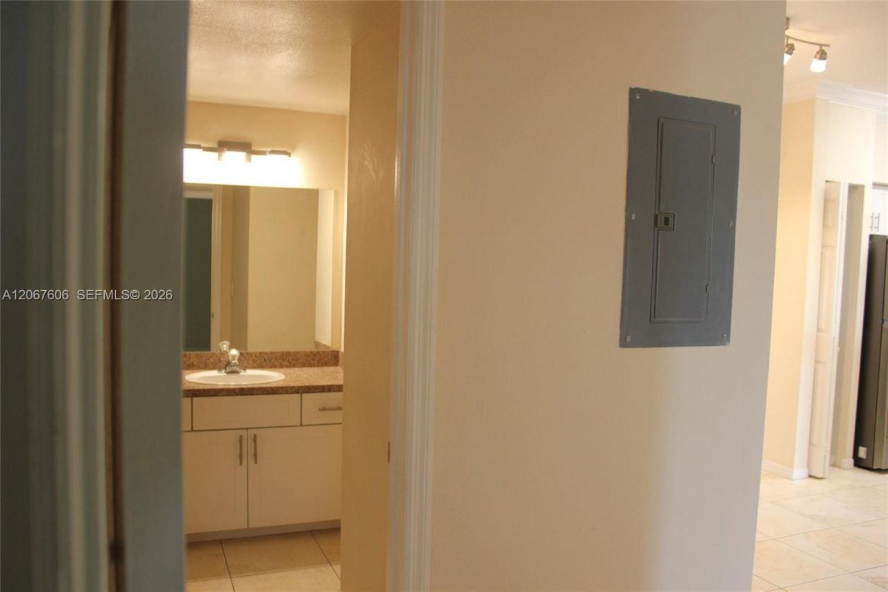 11730 SW 2nd St , Unit 12304, Pembroke Pines, FL 33025 Photo