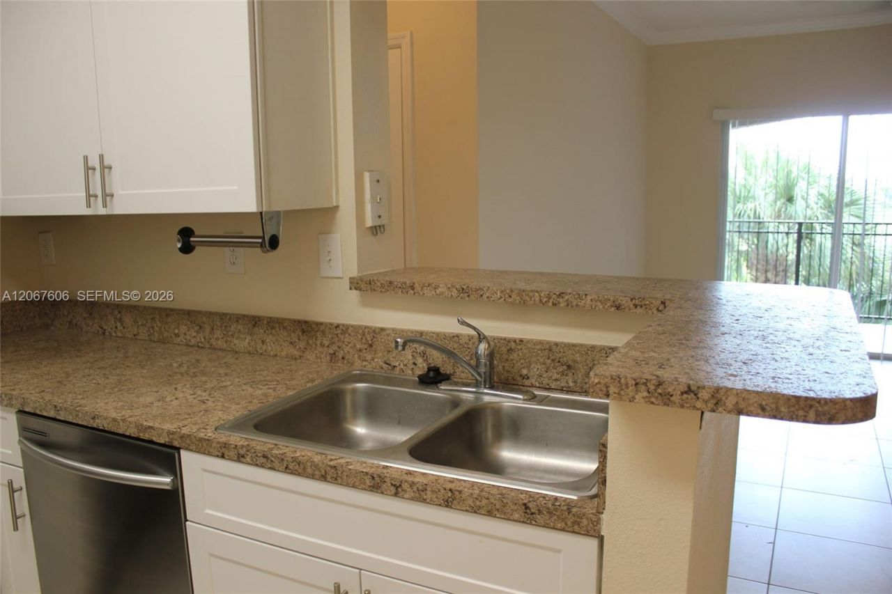 11730 SW 2nd St , Unit 12304, Pembroke Pines, FL 33025 Photo
