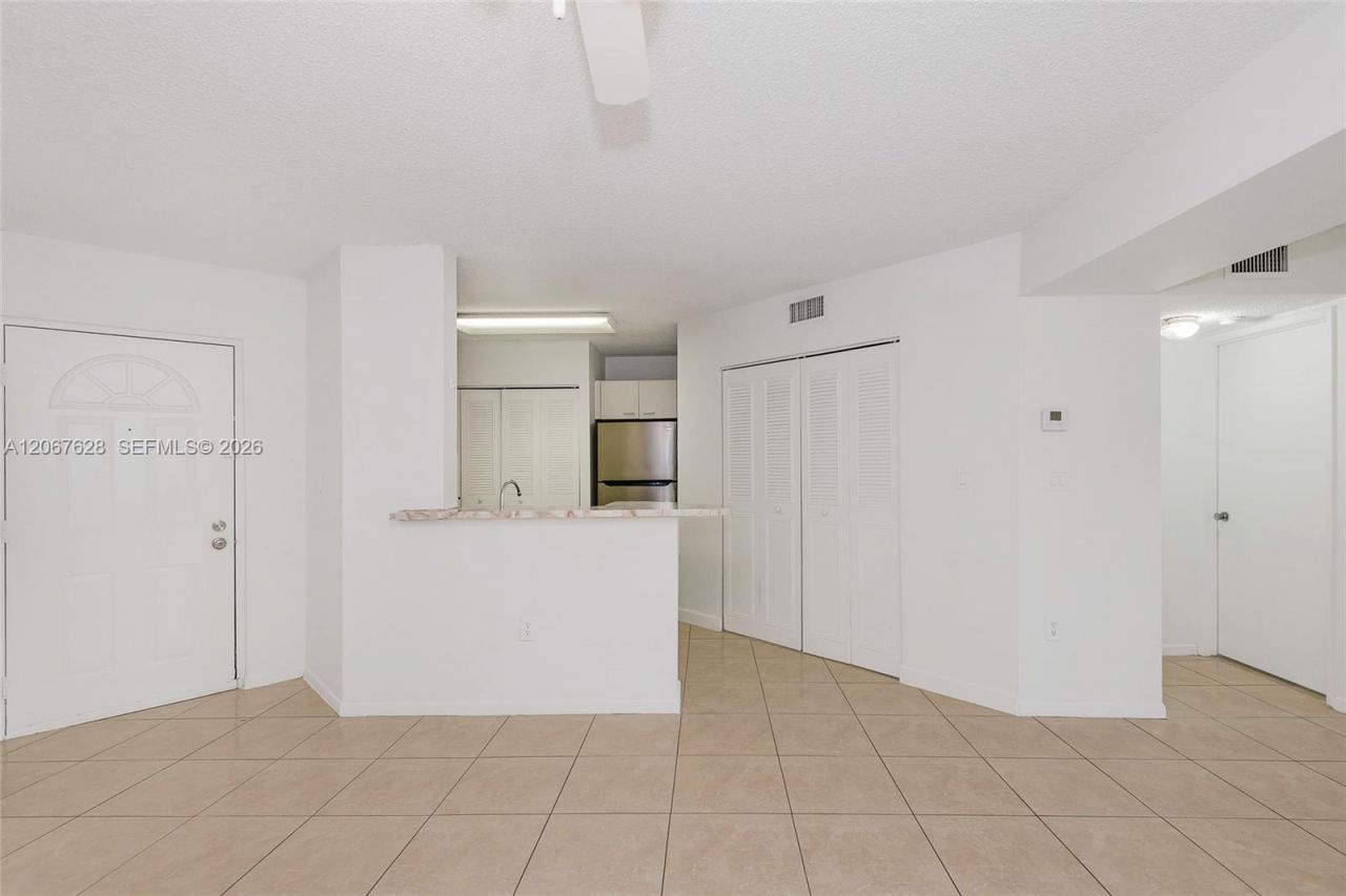 6272 NW 186th St , Unit 106, Miami, FL 33015 Photo